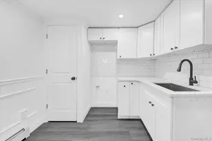 254-16 Craft Ave, Rosedale, NY 11422 - Photo 18