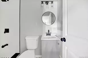 254-16 Craft Ave, Rosedale, NY 11422 - Photo 14