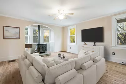 284 S Quaker Lane, Hyde Park, NY 12538 - Photo 6