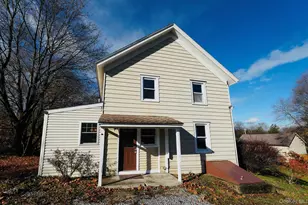 284 S Quaker Ln, Hyde Park, NY 12538 - Photo 2