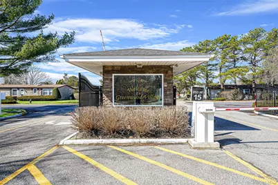 91 Village Circle W, Manorville, NY 11949 - Photo 28