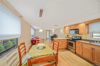 91 Village Circle W, Manorville, NY 11949 - Photo 10
