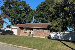 1563 Baldwin Blvd, Bay Shore, NY 11706 - Photo 6