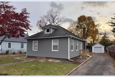 515 Sweezy Avenue, Riverhead, NY 11901 - Photo 2