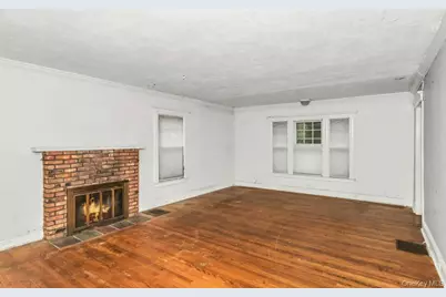 113 Murray Avenue, Port Washington, NY 11050 - Photo 8