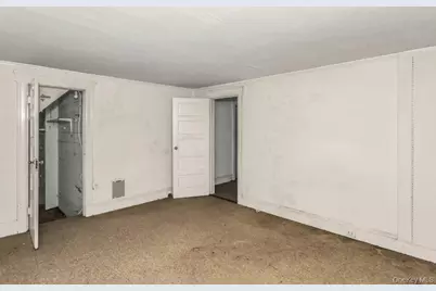 113 Murray Avenue, Port Washington, NY 11050 - Photo 18