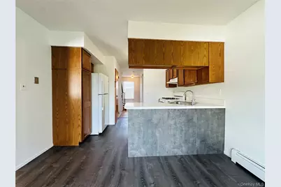 176 A Jackson Avenue, Syosset, NY 11791 - Photo 6