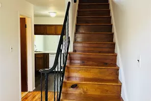 176 A Jackson Ave, Syosset, NY 11791 - Photo 2