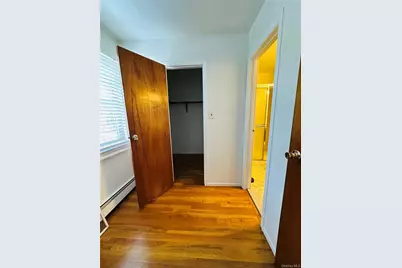 176 A Jackson Avenue, Syosset, NY 11791 - Photo 18