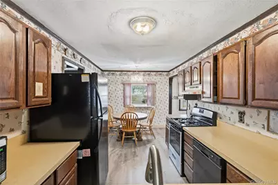 24 Avenue A, Holbrook, NY 11741 - Photo 20