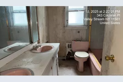 343 Cochran Place, Valley Stream, NY 11581 - Photo 8