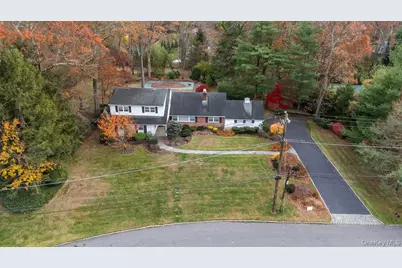 7 The Rise, Woodbury, NY 11797 - Photo 6