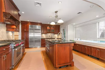 188 Rhododendron Drive, Westbury, NY 11590 - Photo 12