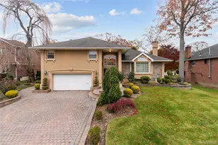 188 Rhododendron Dr, Westbury, NY 11590 - Photo 2