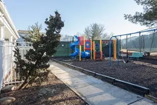 242-25A Oak Park Dr, Douglaston, NY 11362 - Photo 22