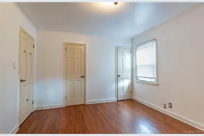 7836 271st Street, New Hyde Park, NY 11040 - Photo 18