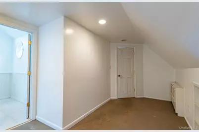 7836 271st Street, New Hyde Park, NY 11040 - Photo 14