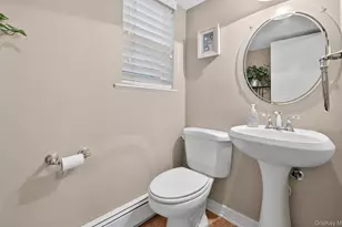 15 Duke Pl, Glen Cove, NY 11542 - Photo 24