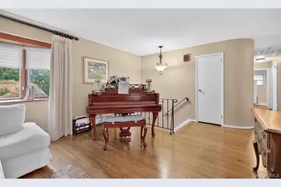 15 Duke Place, Glen Cove, NY 11542 - Photo 10