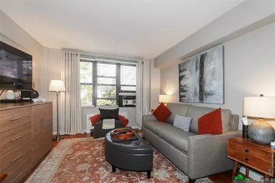 15 Canterbury Road #D6, Great Neck, NY 11021 - Photo 8