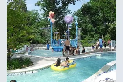 15 Canterbury Road #D6, Great Neck, NY 11021 - Photo 20