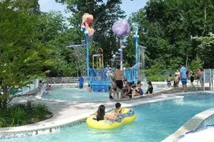 15 Canterbury Rd, Great Neck, NY 11021 - Photo 20