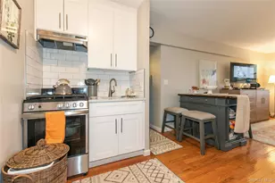 15 Canterbury Rd, Great Neck, NY 11021 - Photo 6