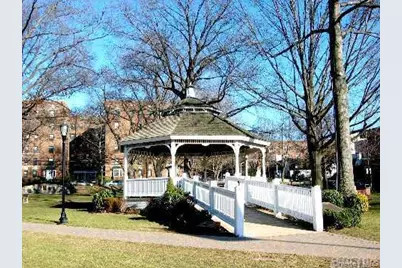 15 Canterbury Road #D6, Great Neck, NY 11021 - Photo 18