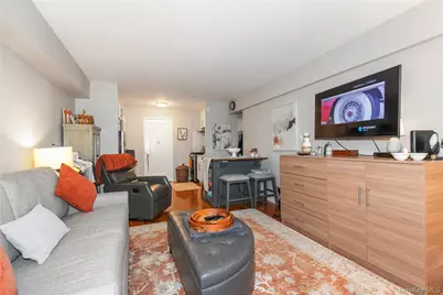 15 Canterbury Road #D6, Great Neck, NY 11021 - Photo 10