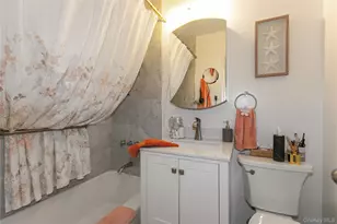 15 Canterbury Rd, Great Neck, NY 11021 - Photo 12