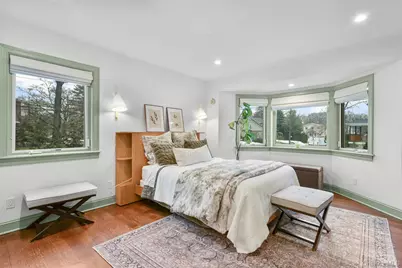 1096 Hunter Avenue, Pelham, NY 10803 - Photo 14