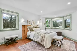 1096 Hunter Ave, Pelham, NY 10803 - Photo 14