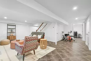 1096 Hunter Ave, Pelham, NY 10803 - Photo 24