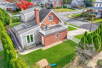 1096 Hunter Avenue, Pelham, NY 10803 - Photo 2