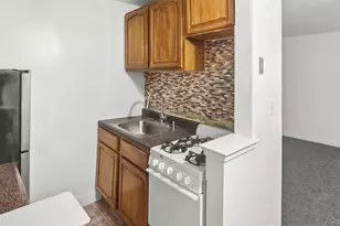87-20 175th St, Jamaica, NY 11432 - Photo 4