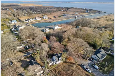 83 Elm Road E, Mastic Beach, NY 11951 - Photo 22