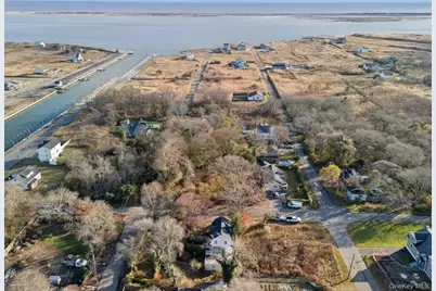 83 Elm Road E, Mastic Beach, NY 11951 - Photo 24