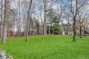 16 Kings Gate Rd, Suffern, NY 10901 - Photo 2