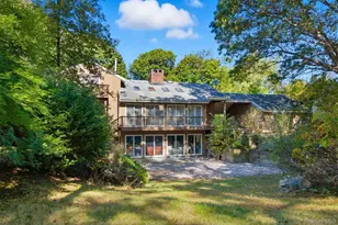 18 Greenlawn Rd, Huntington, NY 11743 - Photo 8