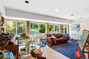 18 Greenlawn Rd, Huntington, NY 11743 - Photo 22