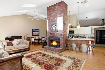 18 Greenlawn Road, Huntington, NY 11743 - Photo 12