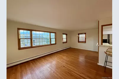 575 E Fulton Street #Upper, Long Beach, NY 11561 - Photo 4