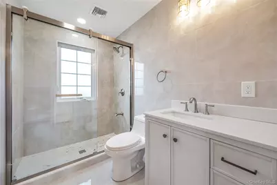 123 Cayuga Avenue, Deer Park, NY 11729 - Photo 10