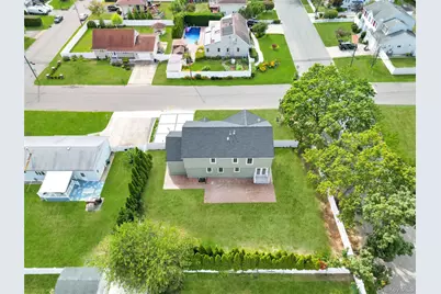 123 Cayuga Avenue, Deer Park, NY 11729 - Photo 2