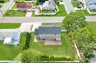 123 Cayuga Ave, Deer Park, NY 11729 - Photo 2