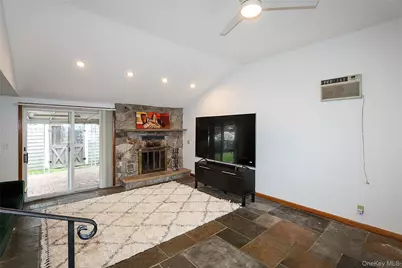 49 East Avenue, Glen Cove, NY 11542 - Photo 12