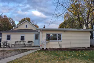 172 Argyle Ave, Uniondale, NY 11553 - Photo 2