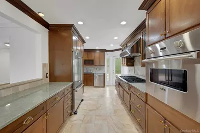 1 Echo Bay Place, New Rochelle, NY 10805 - Photo 12