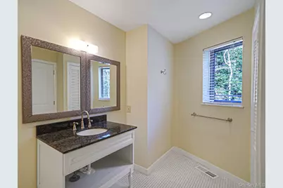 290 Montauk Highway, Southampton, NY 11968 - Photo 22