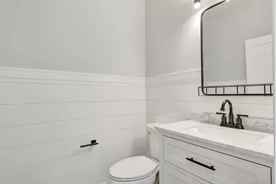 509 Oak Bluff Court, Moriches, NY 11955 - Photo 20